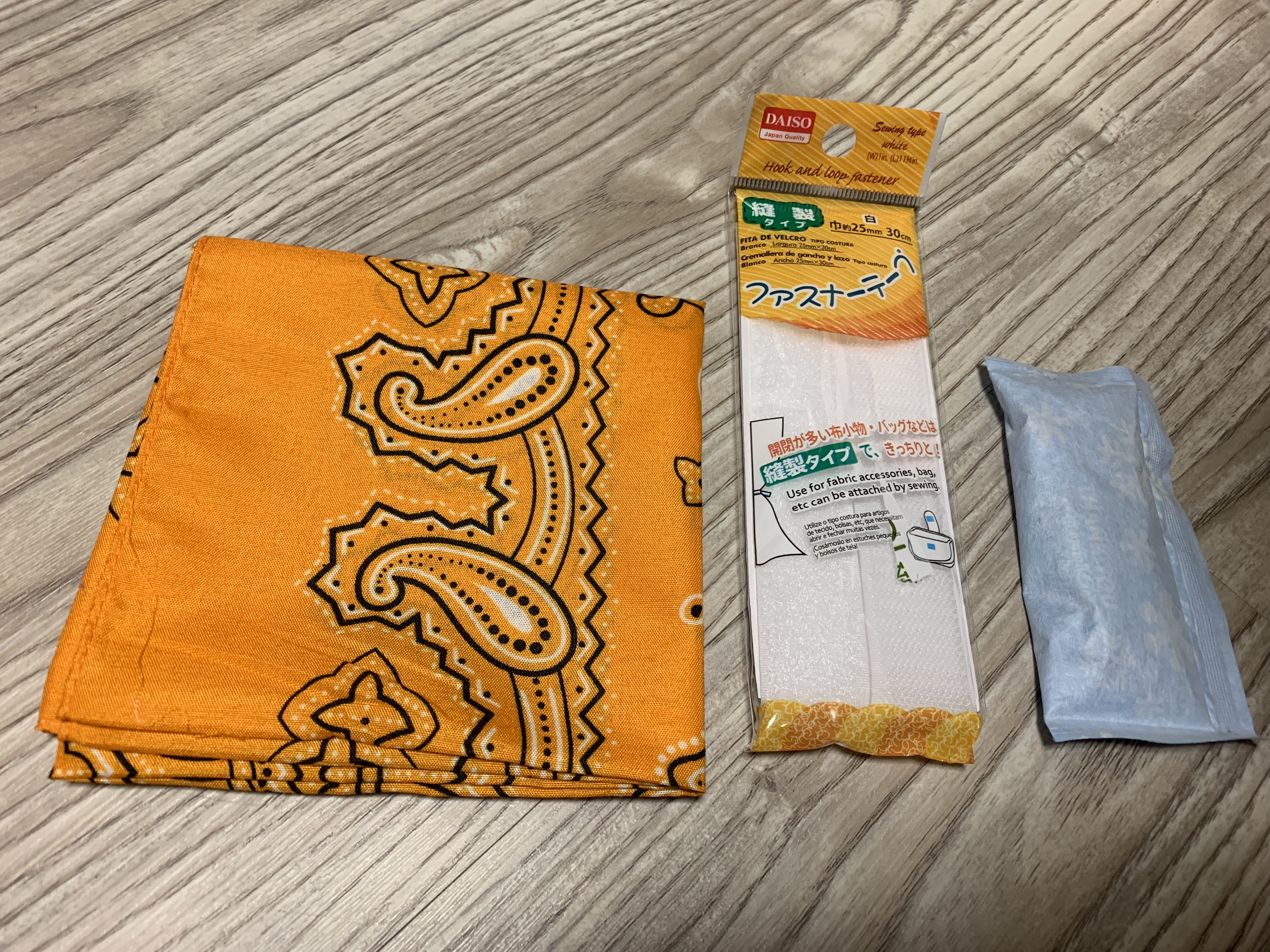 暑い夏もわんちゃん快適！「ヒンヤリ保冷グッズ」を100均で簡単DIY