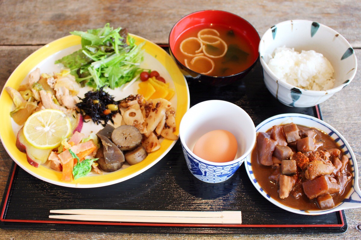 選べる「ねこまんま定食」が人気!保護猫カフェが運営する『さび食堂』がオープン