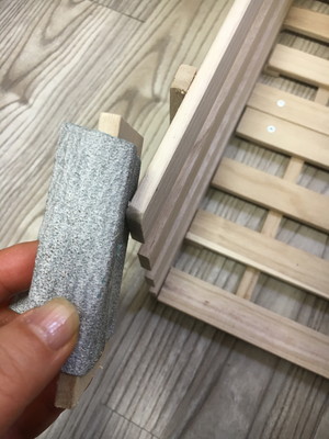 暑い季節に備えよう!100均の材料で小型犬用「スノコベッド」をDIY
