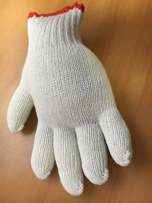 100均グッズ＆飼い主さんの古着を活かそう！「小型犬のおもちゃ」簡単DIY