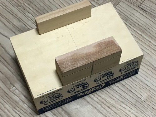 わんちゃん&ねこちゃんに使える「食事台」を100均グッズでDIY