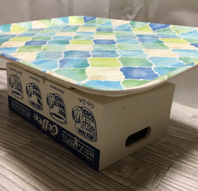 わんちゃん&ねこちゃんに使える「食事台」を100均グッズでDIY